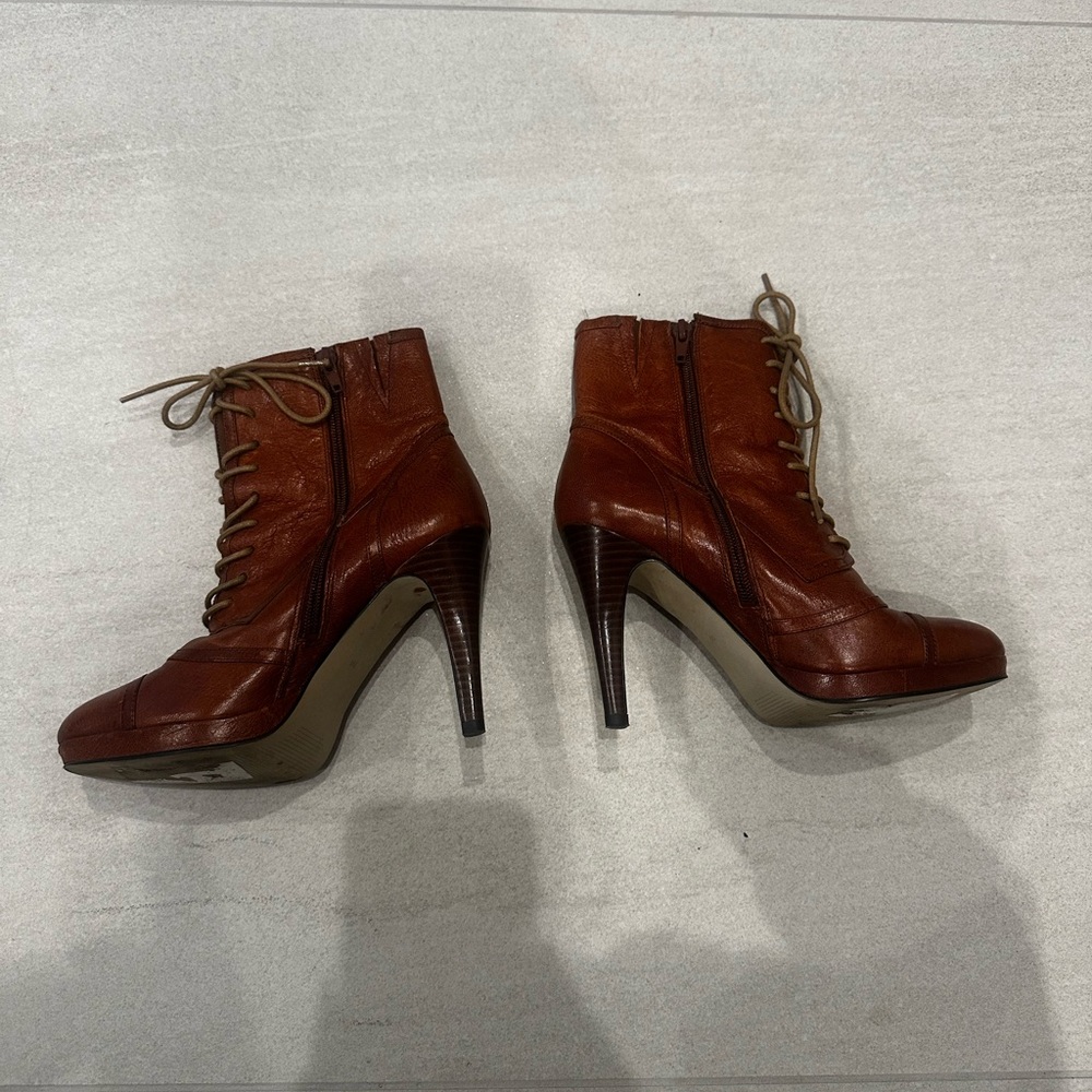 MARC FISHER ANKLE BOOT